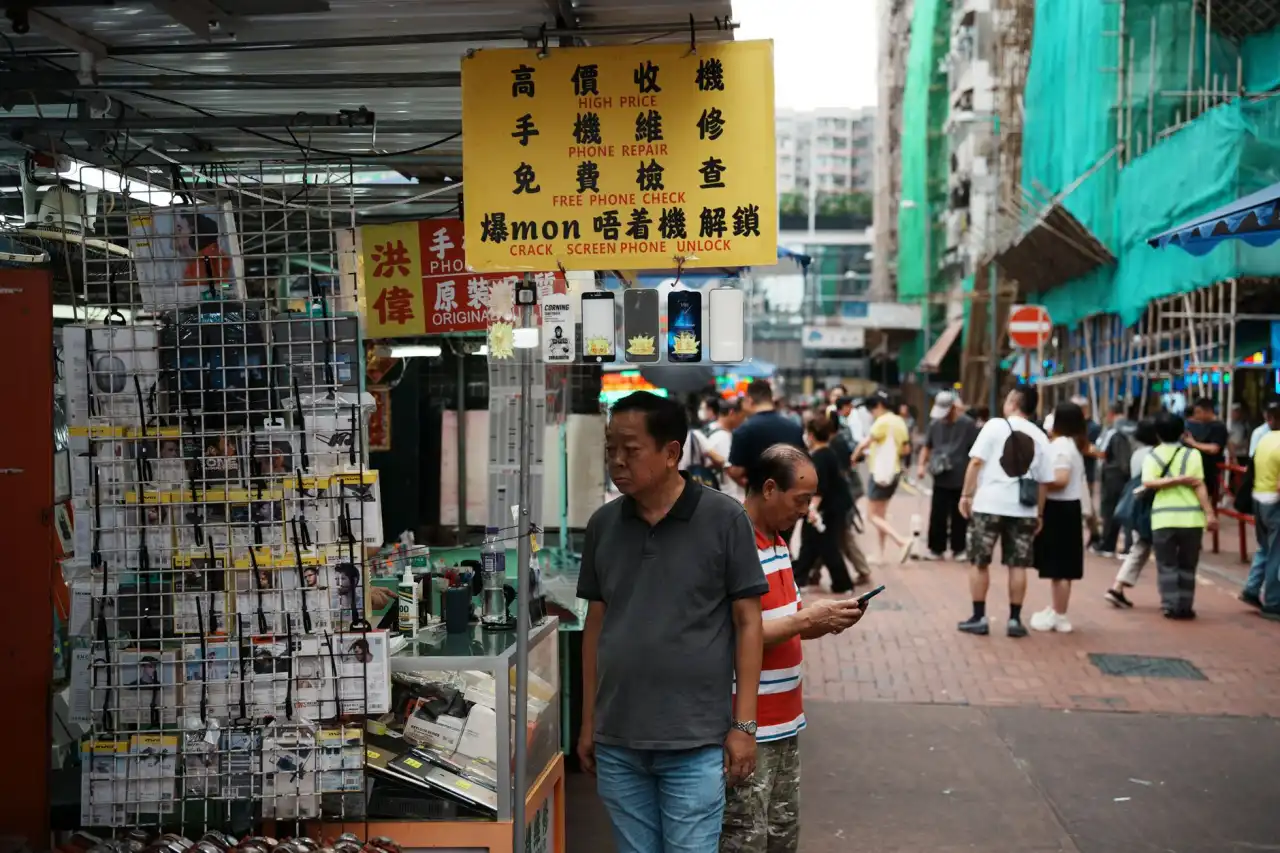 长沙手机维修服务升级：森奇数码详解原装电池更换流程与质保标准正文配图 1